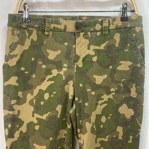 Gap khakis broken in straight camo flat front